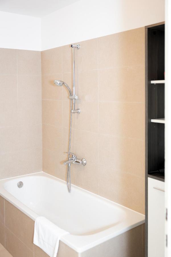 Premium 80 M2 Apartment - Free Parking Wenen Buitenkant foto