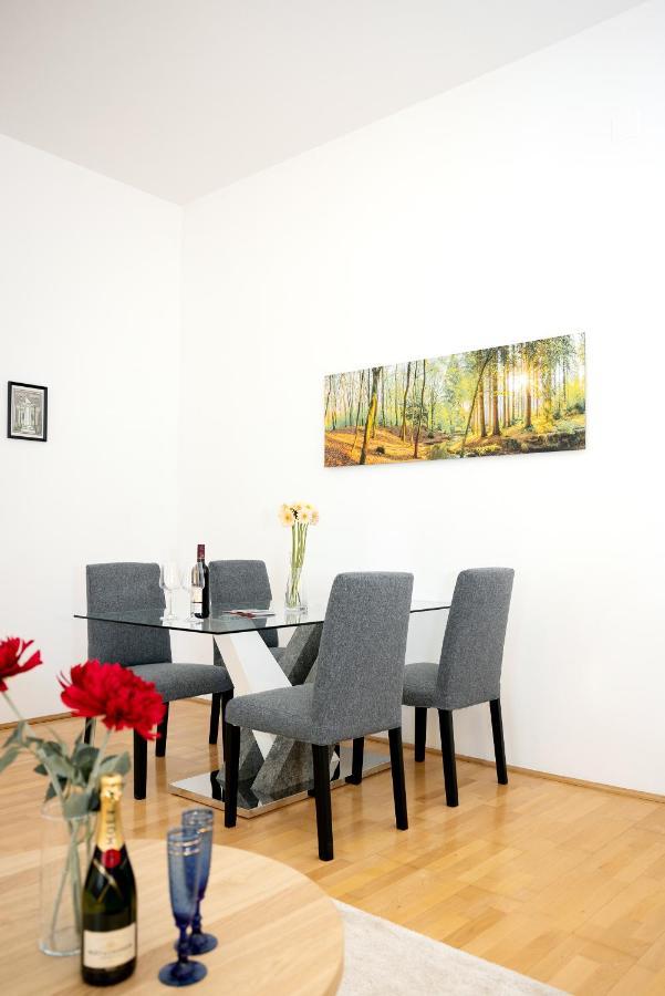 Premium 80 M2 Apartment - Free Parking Wenen Buitenkant foto