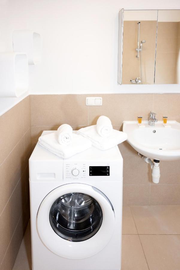 Premium 80 M2 Apartment - Free Parking Wenen Buitenkant foto