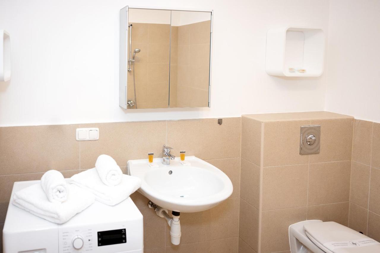 Premium 80 M2 Apartment - Free Parking Wenen Buitenkant foto
